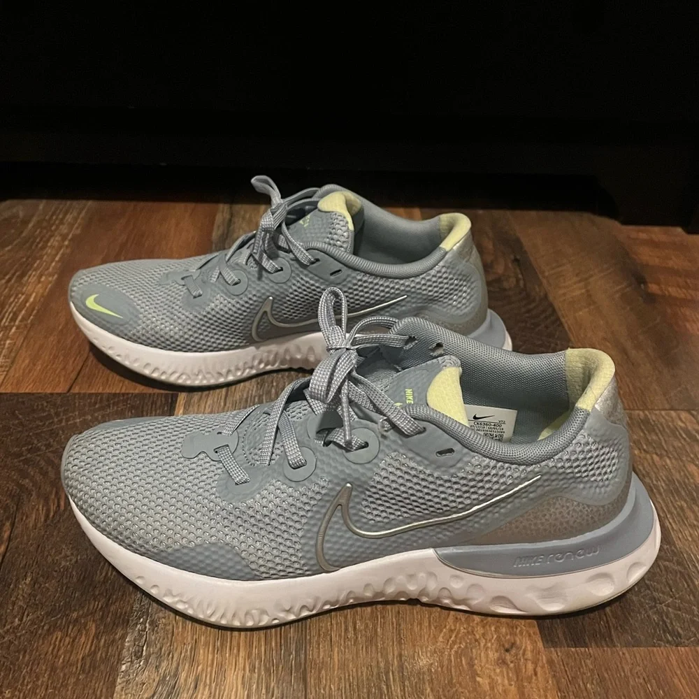 EUC Women's Nike Renew Blue & Gray Running Shoes - Picture 4 of 8